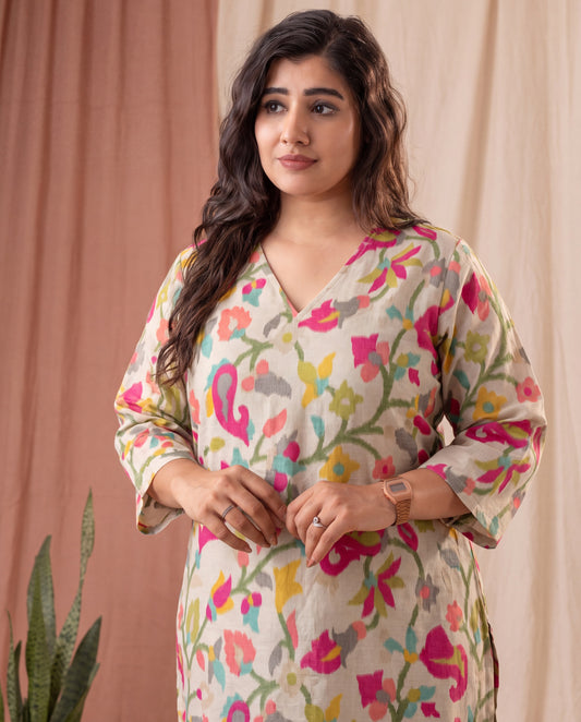 Amthi Cream Floral Printed Straight Kurta For Women