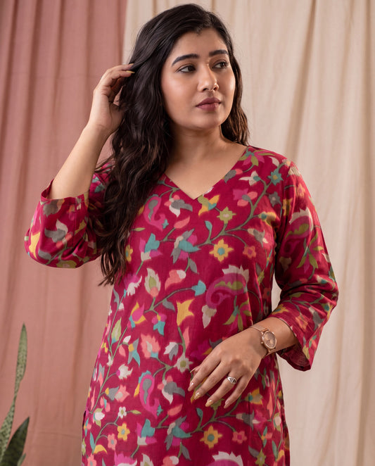Amthi Rani Pink Floral Print Cotton Kurta for Women | V-Neck Kurti