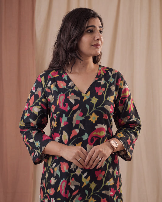 Amthi Black Floral Print Cotton Kurta for Women | V-Neck Bell Sleeve Kurti