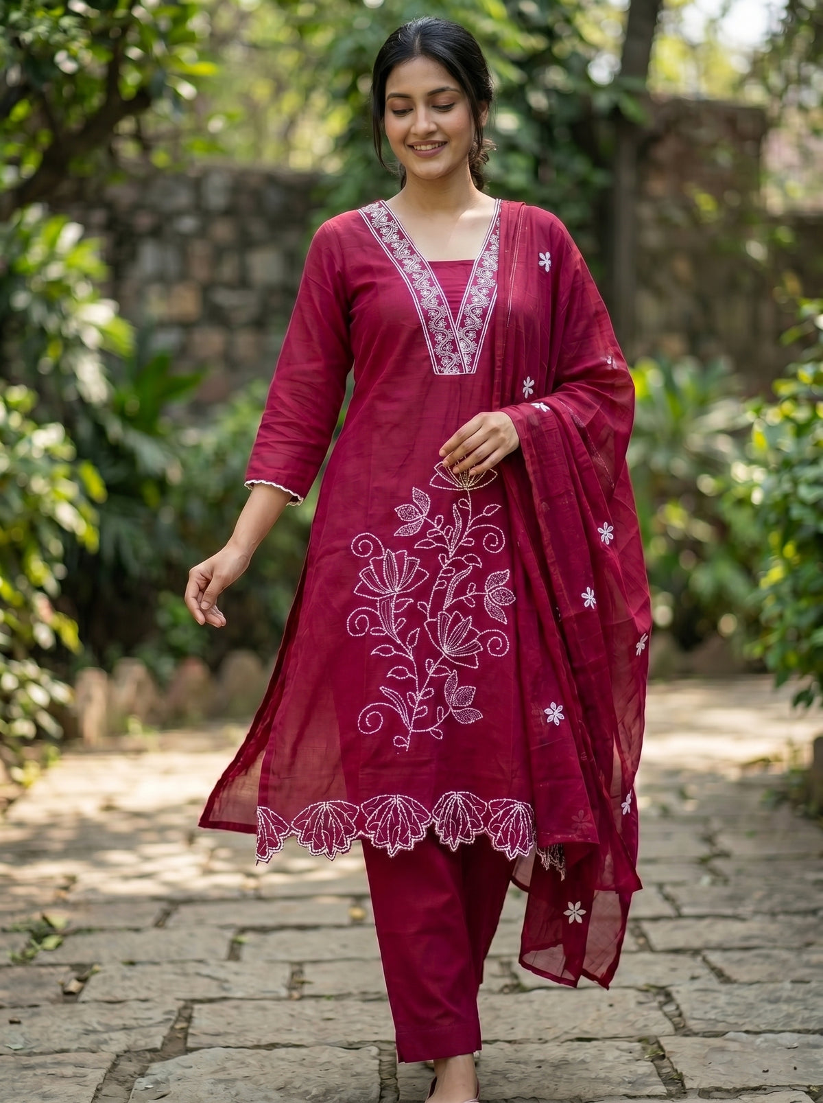 Amthi Women's Pink Cotton Kurta Pant Set with Floral Embroidered Dupatta