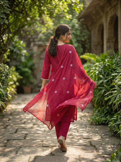 Amthi Women's Pink Cotton Kurta Pant Set with Floral Embroidered Dupatta