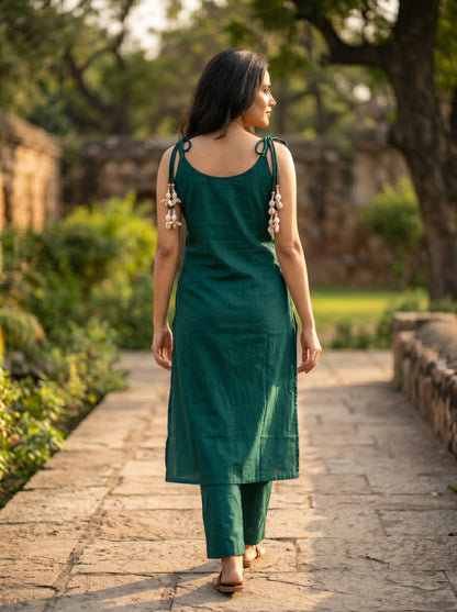 Amthi Bottle Green Linen Co-Ord Set for Women | Cowrie Shell Tassel Dori Kurta Set