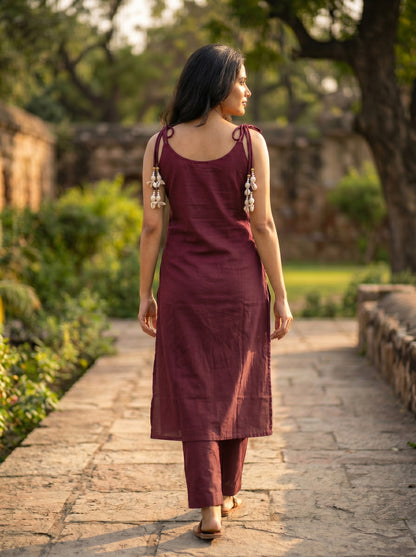 Amthi Wine Linen Straight Co-Ord Set Mirror Work & Cowrie Shell Tassel Dori