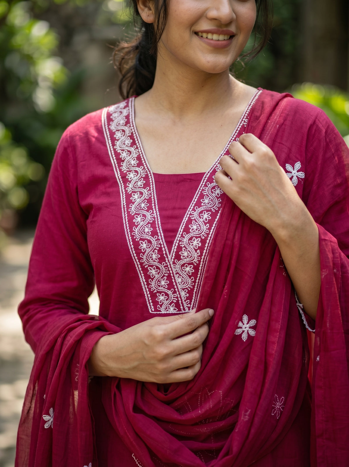 Amthi Women's Pink Cotton Kurta Pant Set with Floral Embroidered Dupatta