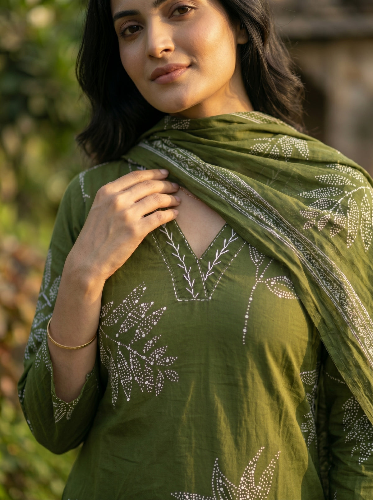 Amthi Women's Olive Green  Botanical Printed Pure Cotton Straight Kurta with Trousers Set