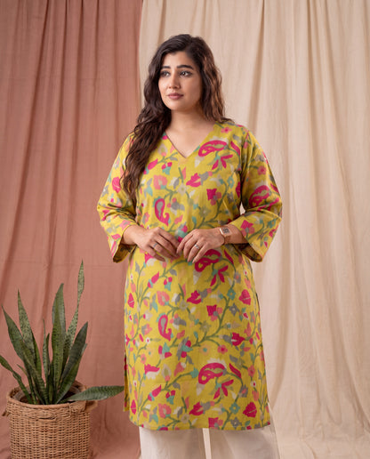 Amthi Yellow Floral Printed Straight Kurta For Women