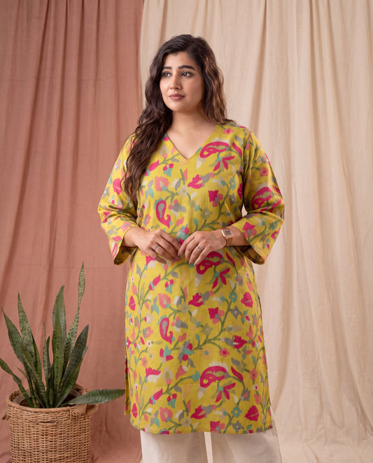 Amthi Yellow Floral Printed Straight Kurta For Women