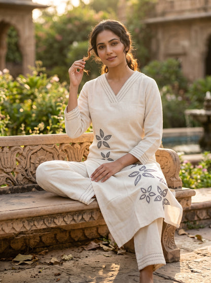 Amthi Off-White Cotton Linen Kurta Set with Thread Embroidery, Kantha Stitch & Side Pocket Pant