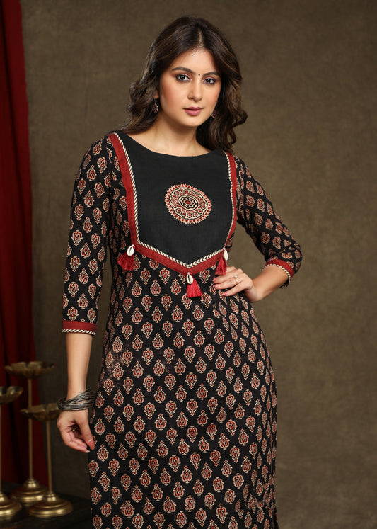 Amthi Black Soft Rayon Round Neck Ajrakh Print Straight Kurta | Daily Wear Kurti