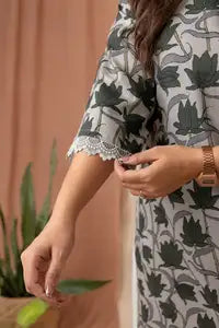 Amthi Lotus Kalamkari Green Print Cotton Kurta | Oversized Straight Fit