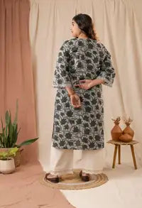 Amthi Lotus Kalamkari Green Print Cotton Kurta | Oversized Straight Fit