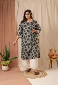 Amthi Lotus Kalamkari Green Print Cotton Kurta | Oversized Straight Fit