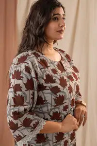 Amthi Maroon Cotton Lotus Kalamkari Straight Kurta For Women
