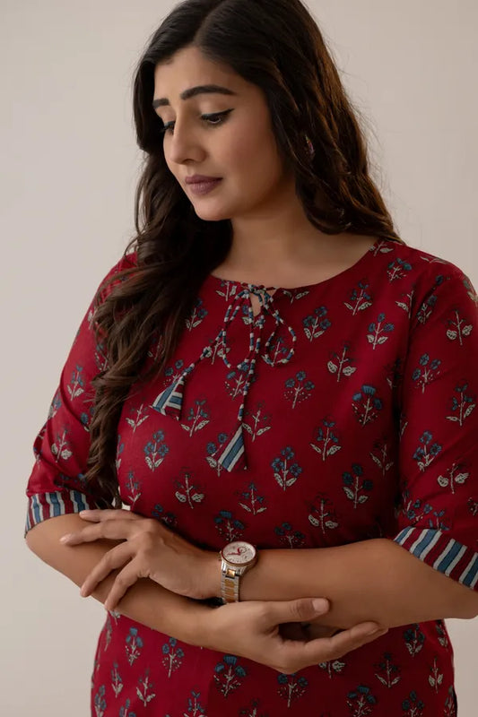 Amthi Women's Maroon Pure Cotton Floral Print Tunic| Office Wear Short Kurti