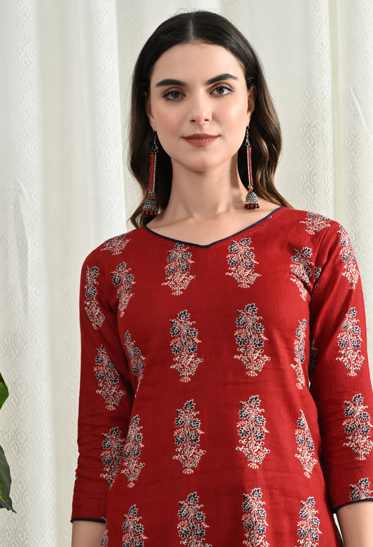 Amthi Red Pure Cotton V- Neck Floral Print Long Kurti For Women