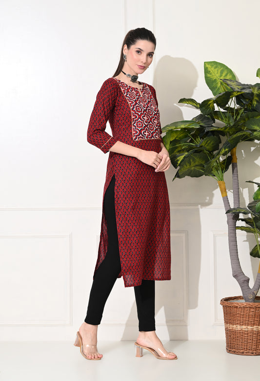 Amthi Pure Cotton Maroon Printed Kurta with Printed Yoke & Gotapatti Detail