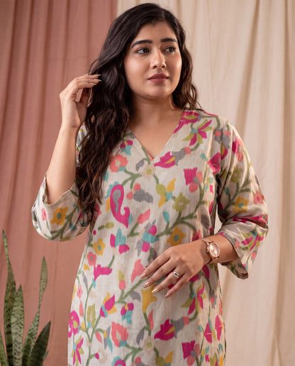 Amthi Cream Floral Printed Straight Kurta For Women