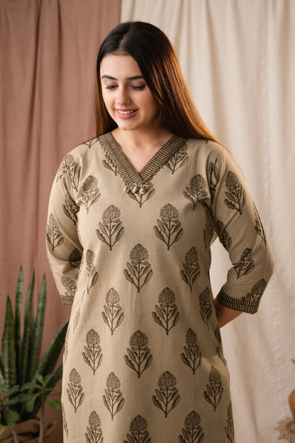 Amthi Women's Beige Linen Block Print Kurta Set