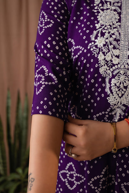 Amthi Women’s Purple Bandhani Embroidered Linen Straight Kurta Set