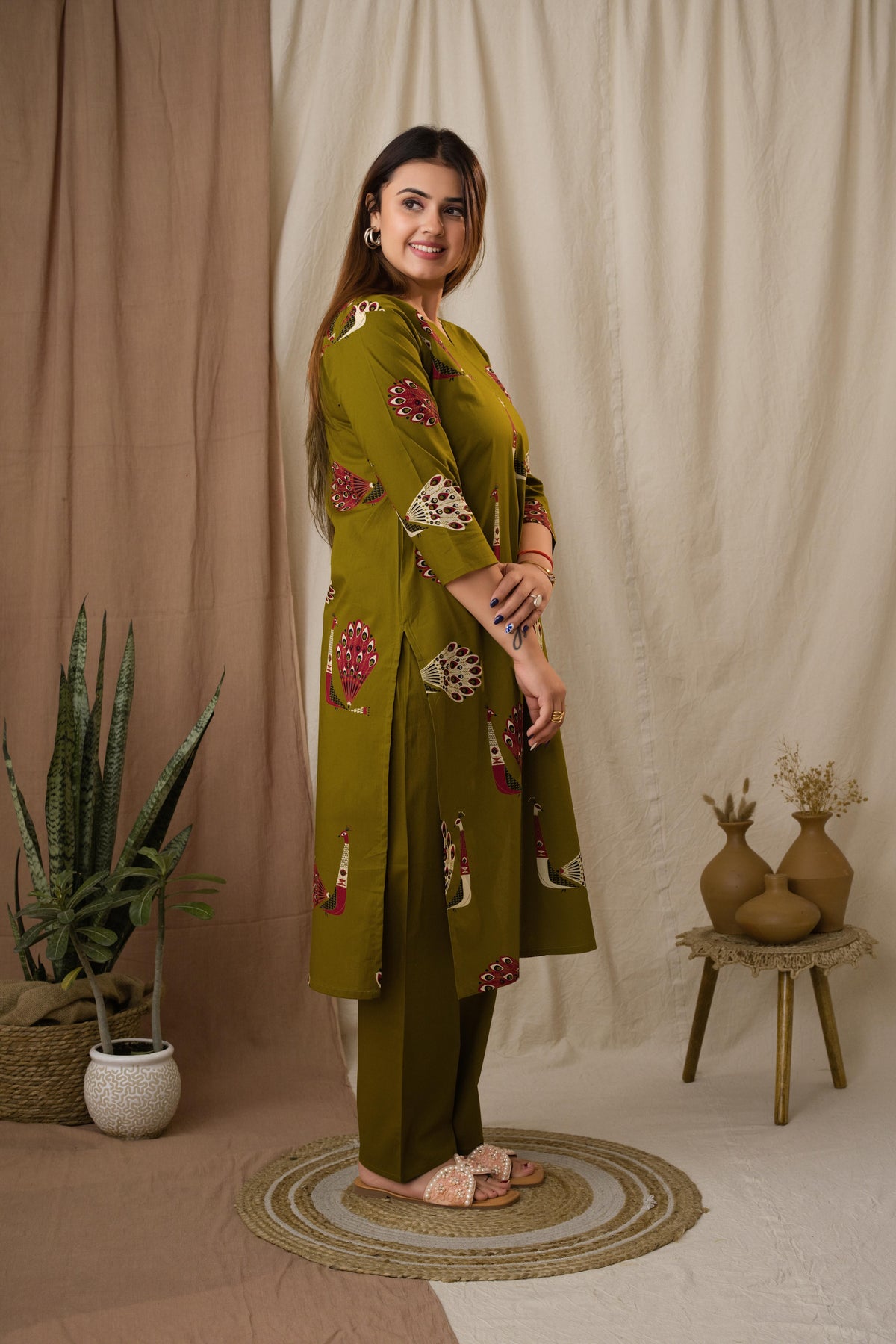 Amthi Women's Peacock Printed Olive Green Kurta Set