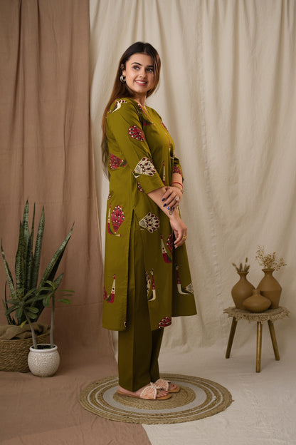 Amthi Women's Peacock Printed Olive Green Kurta Set
