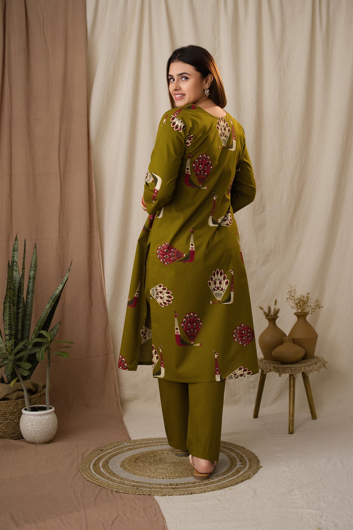 Amthi Women's Peacock Printed Olive Green Kurta Set