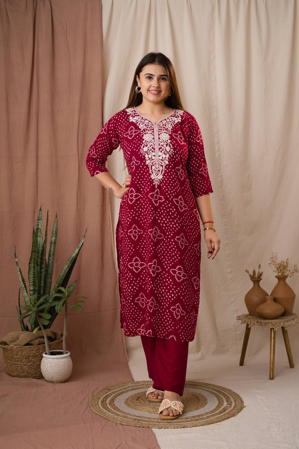 Amthi Women’s Maroon Bandhani Embroidered Linen Straight Kurta Set