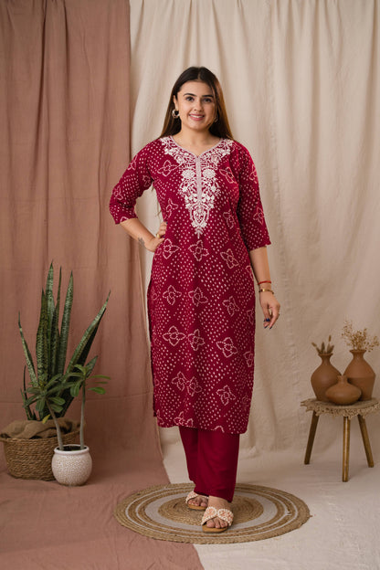 Amthi Women’s Maroon Bandhani Embroidered Linen Straight Kurta Set