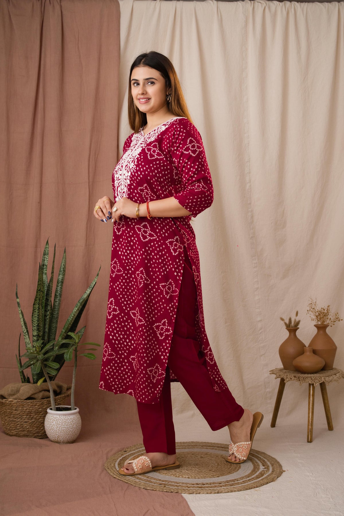 Amthi Women’s Maroon Bandhani Embroidered Linen Straight Kurta Set