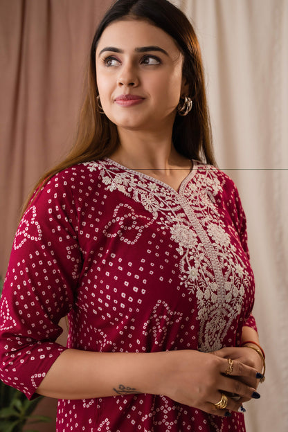 Amthi Women’s Maroon Bandhani Embroidered Linen Straight Kurta Set