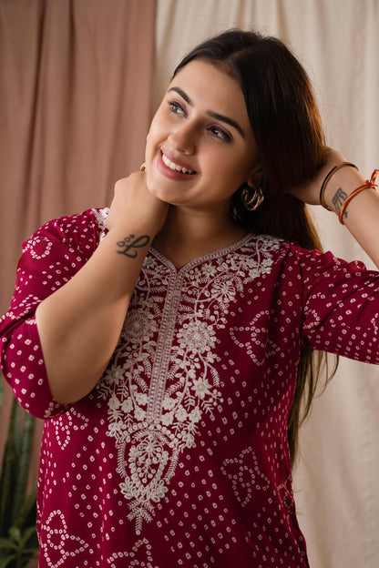 Amthi Women’s Maroon Bandhani Embroidered Linen Straight Kurta Set
