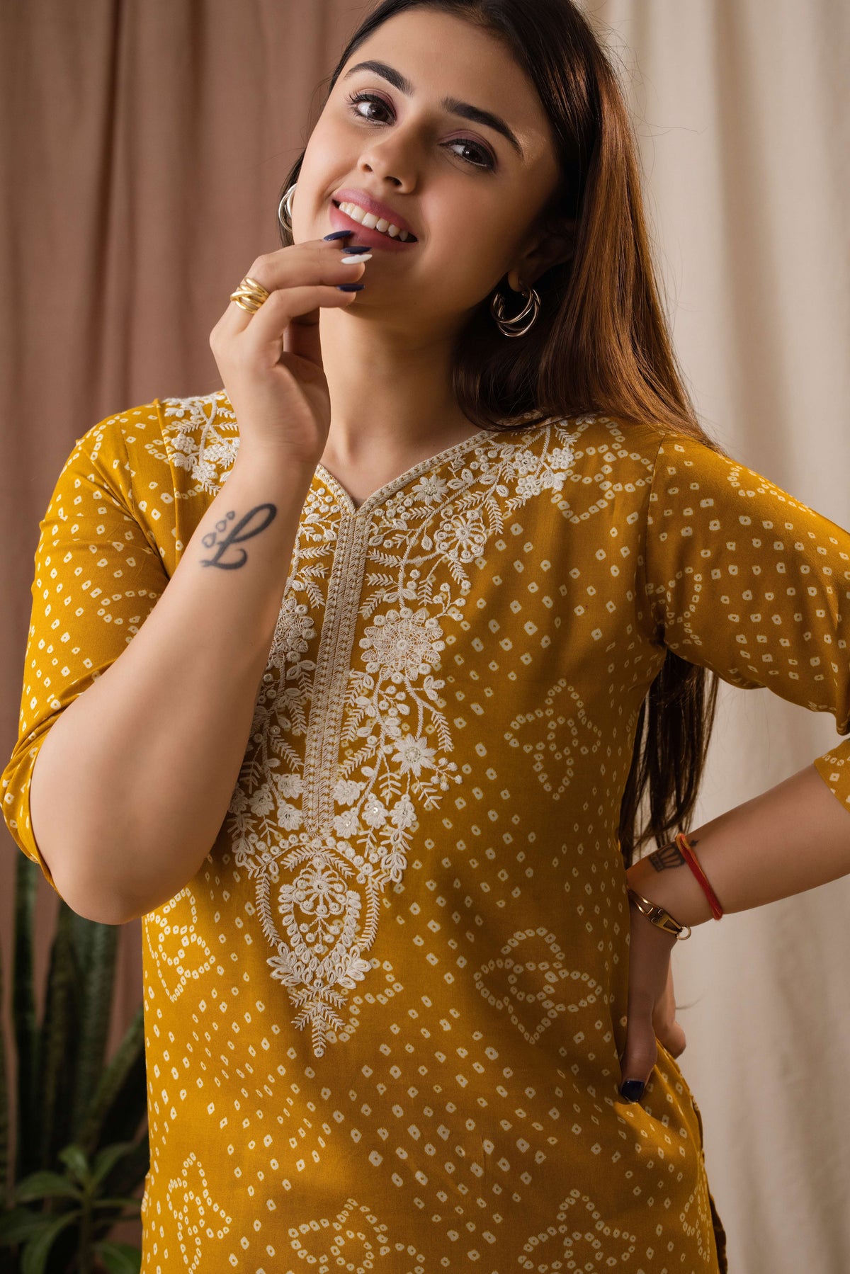 Amthi Women’s Mustard Bandhani Embroidered Linen Straight Kurta Set