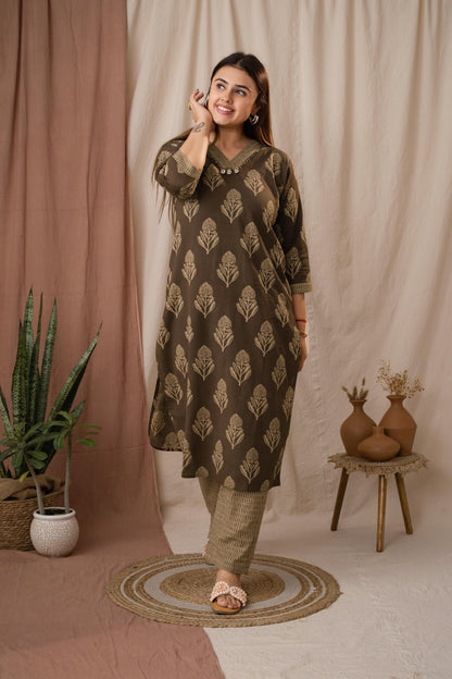 Amthi Women's Brown Linen Block Print Kurta Set