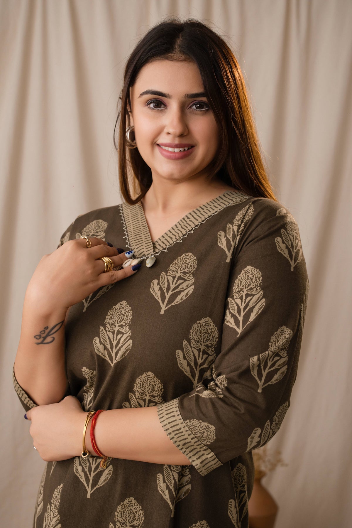 Amthi Women's Brown Linen Block Print Kurta Set