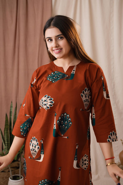 Amthi Women's Peacock Printed Rust Kurta Set With Dupatta