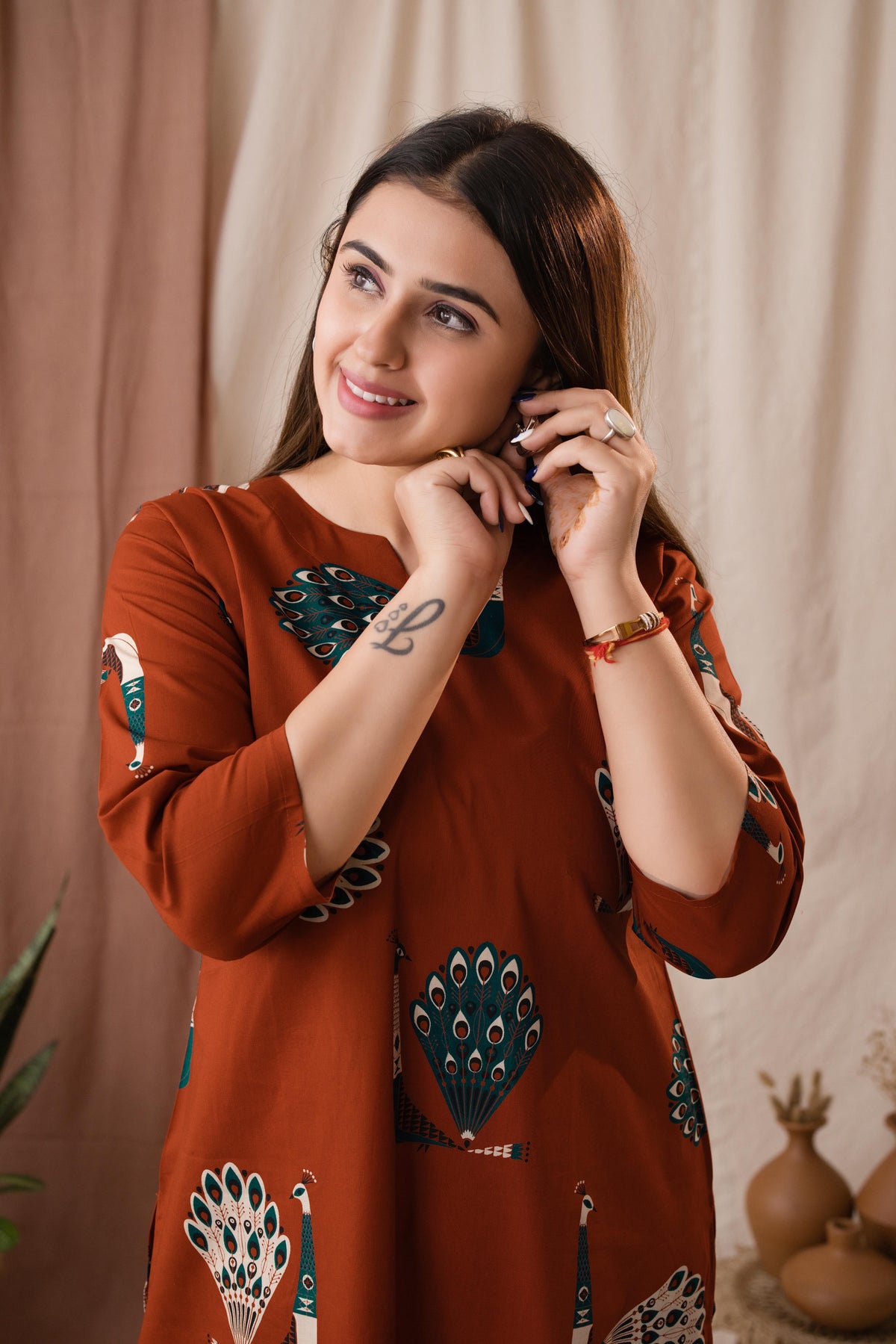Amthi Women's Peacock Printed Rust Kurta Set With Dupatta