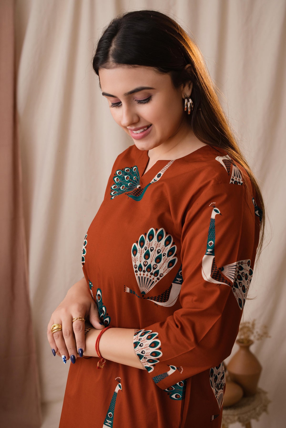 Amthi Women's Peacock Printed Rust Kurta Set With Dupatta