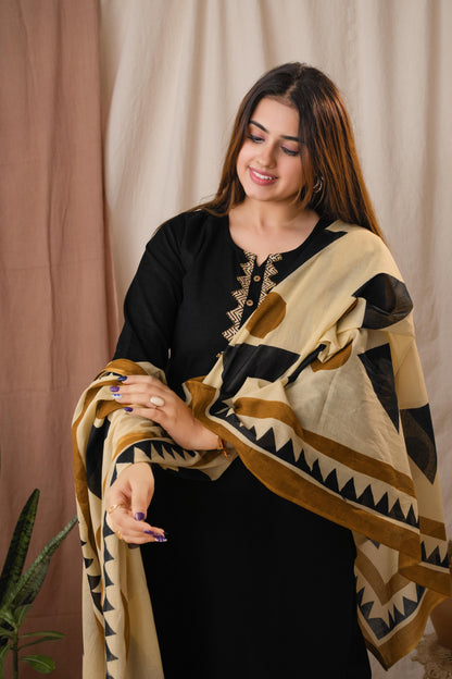 Amthi Women's Linen Balck Straight Kurta Set