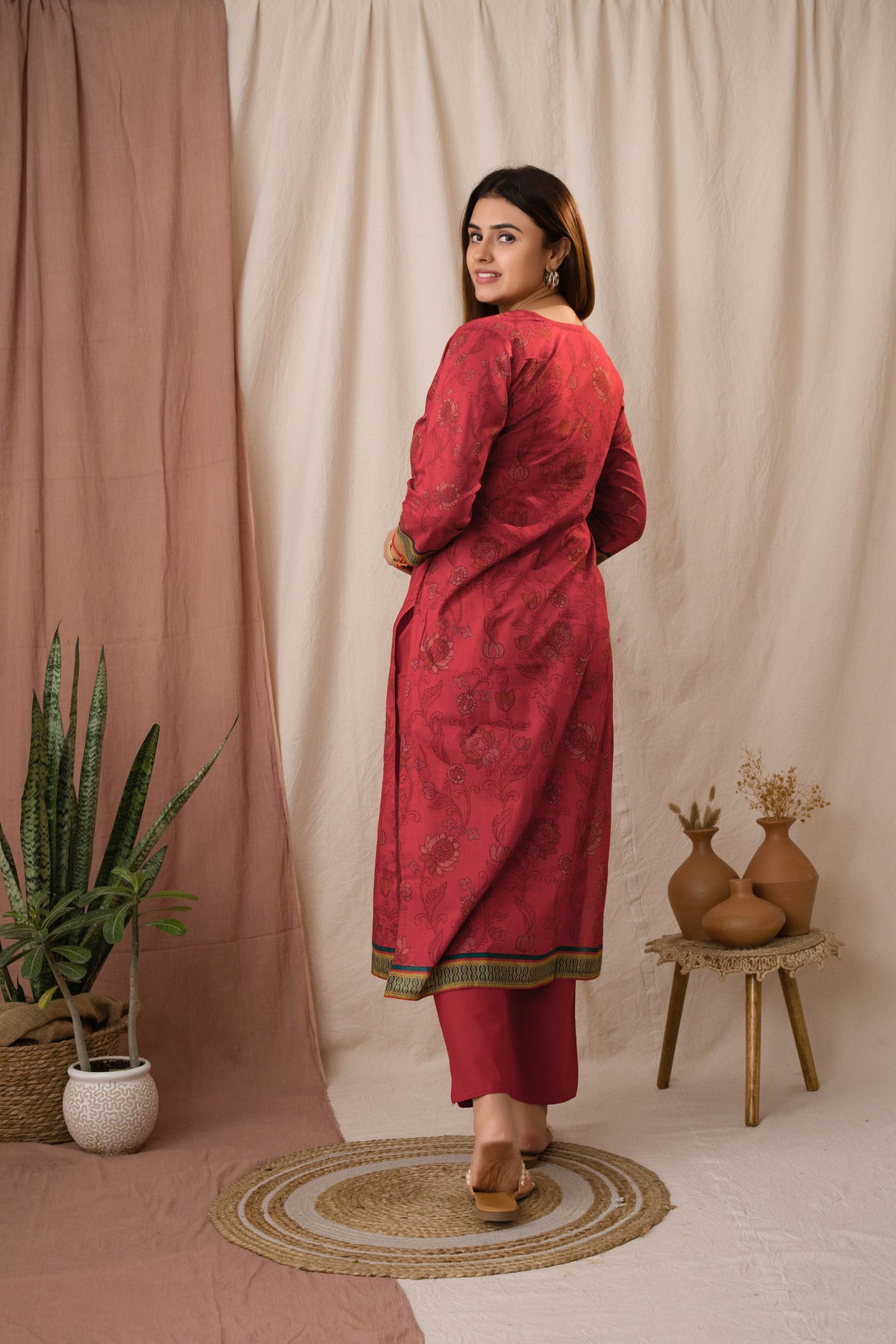 Amthi Women's Rust Kalamkari Printed Cotton Kurta Set
