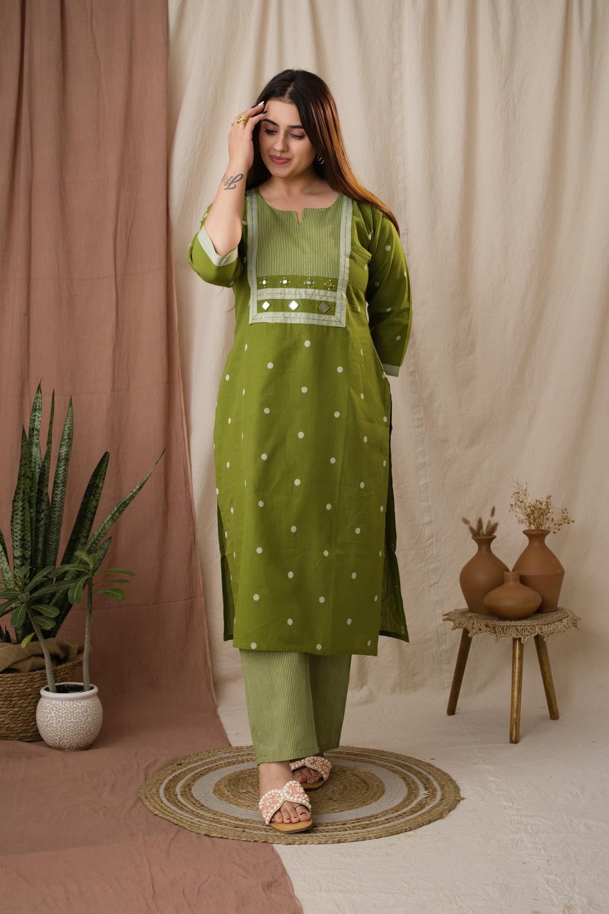 Amthi Olive Green Striped Linen Kurta Set For Women
