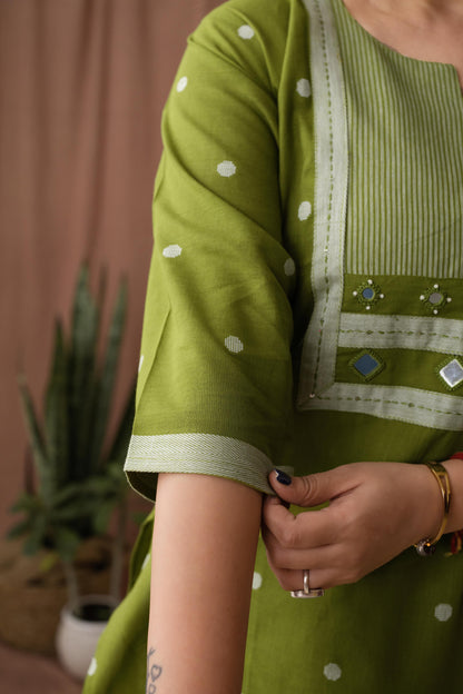 Amthi Olive Green Striped Linen Kurta Set For Women