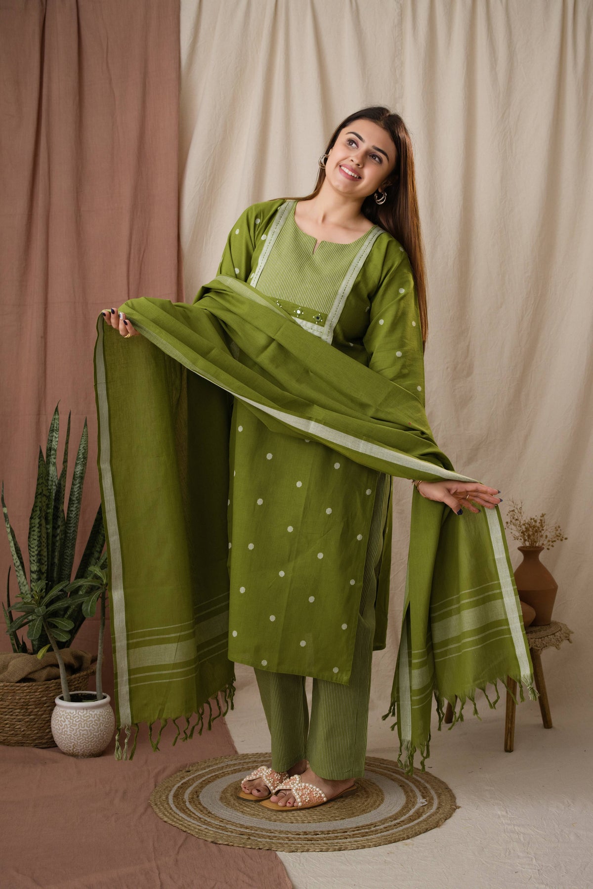 Amthi Olive Green Striped Linen Kurta Set For Women