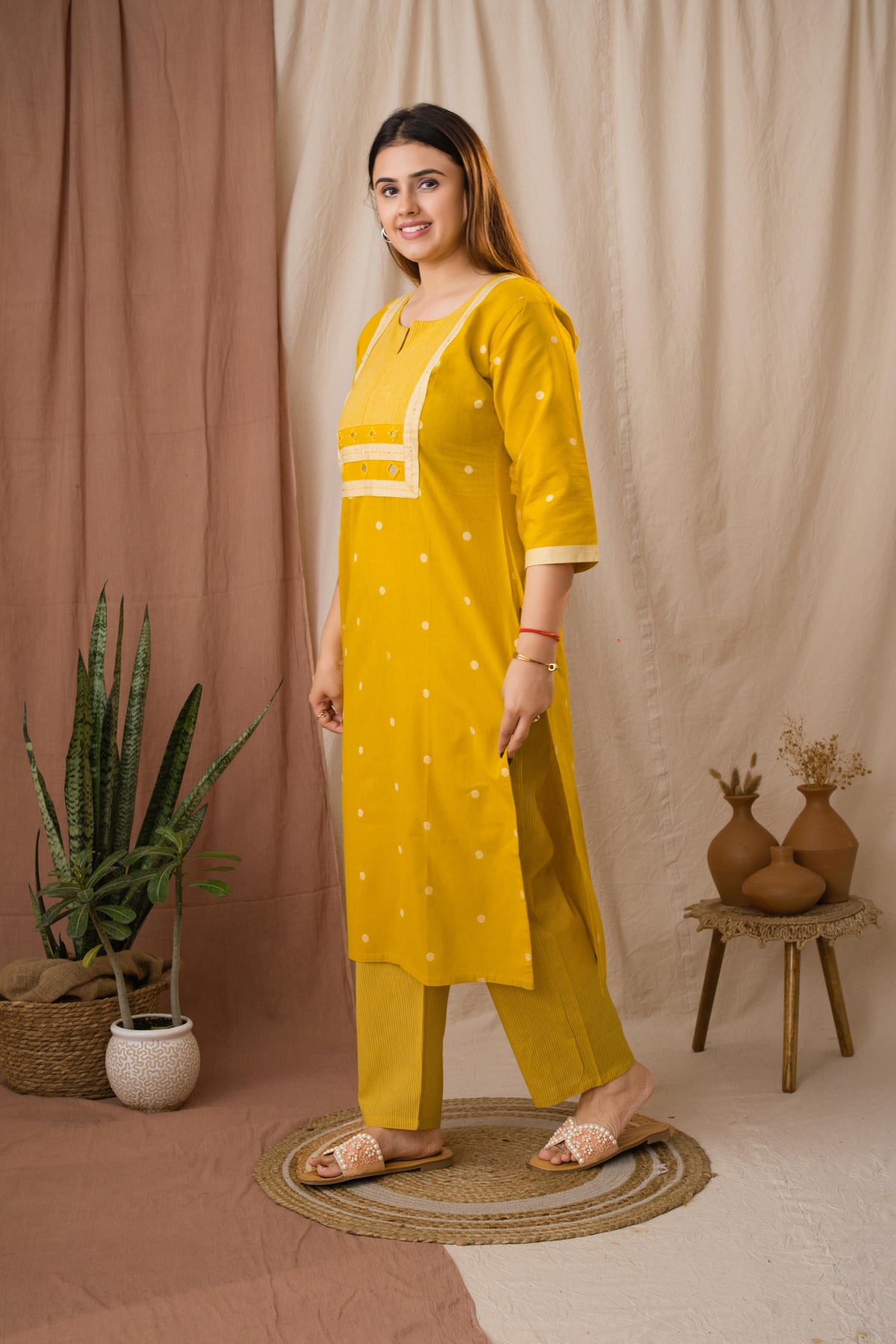 Amthi Women's Yellow Striped Yoke Linen Kurta Set With Dupatta