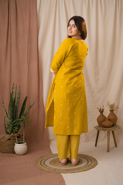 Amthi Women's Yellow Striped Yoke Linen Kurta Set With Dupatta