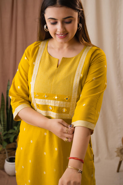 Amthi Women's Yellow Striped Yoke Linen Kurta Set With Dupatta