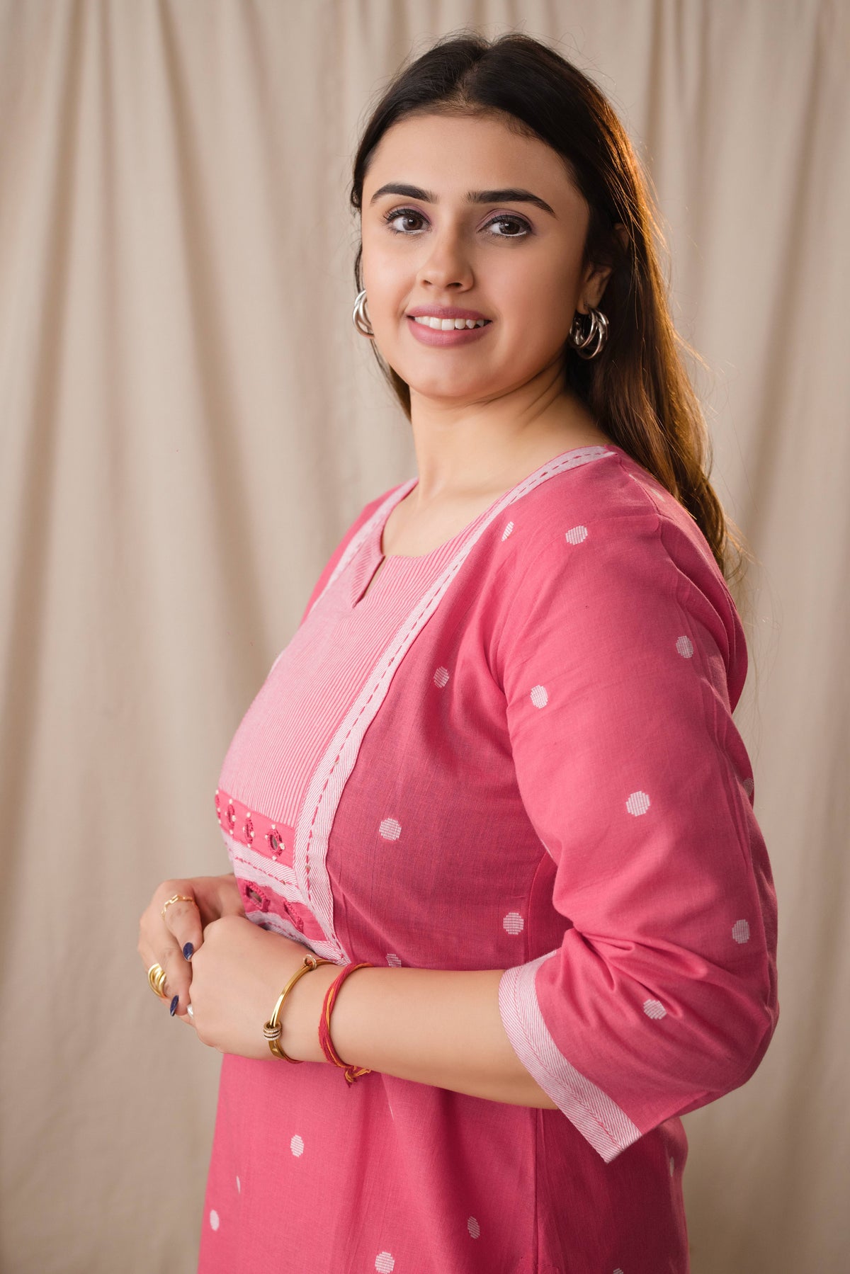 Amthi Women's Pink Striped Yoke Linen Kurta Set With Dupatta