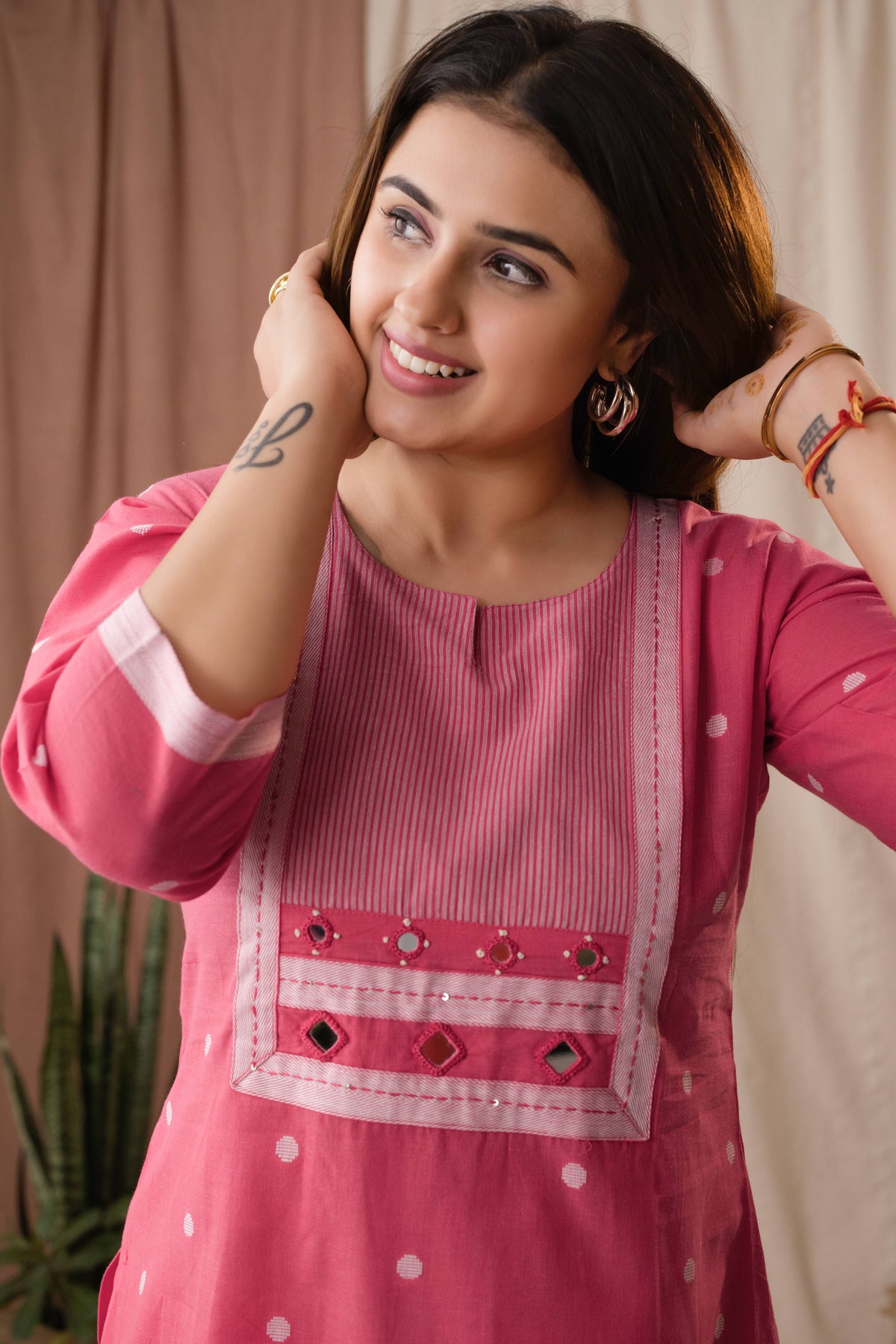 Amthi Women's Pink Striped Yoke Linen Kurta Set With Dupatta