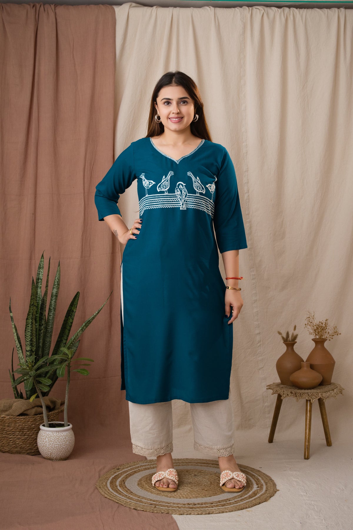 Amthi Women's Teal Rayon Embroidered Sparrow Straight Kurta