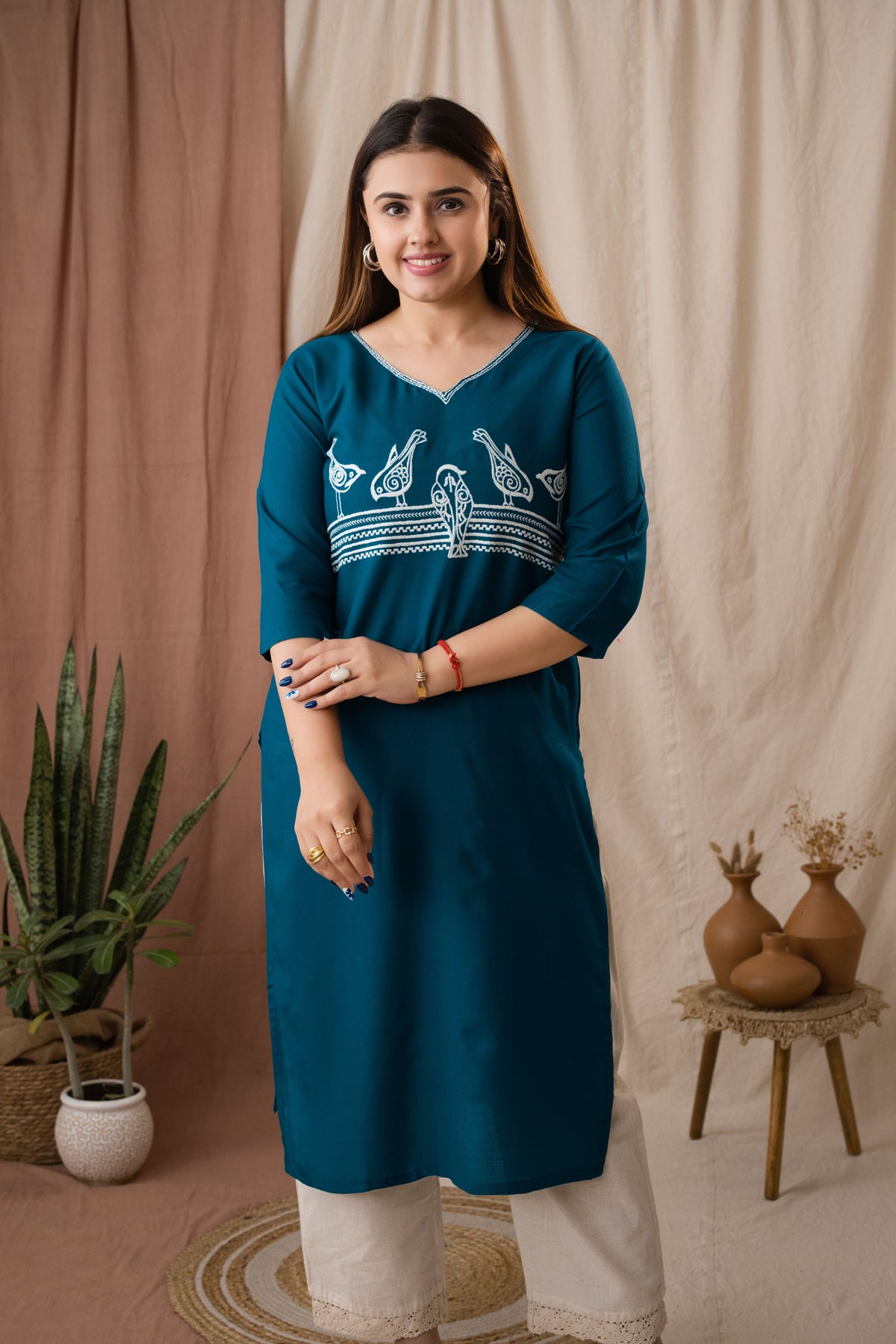 Amthi Women's Teal Rayon Embroidered Sparrow Straight Kurta