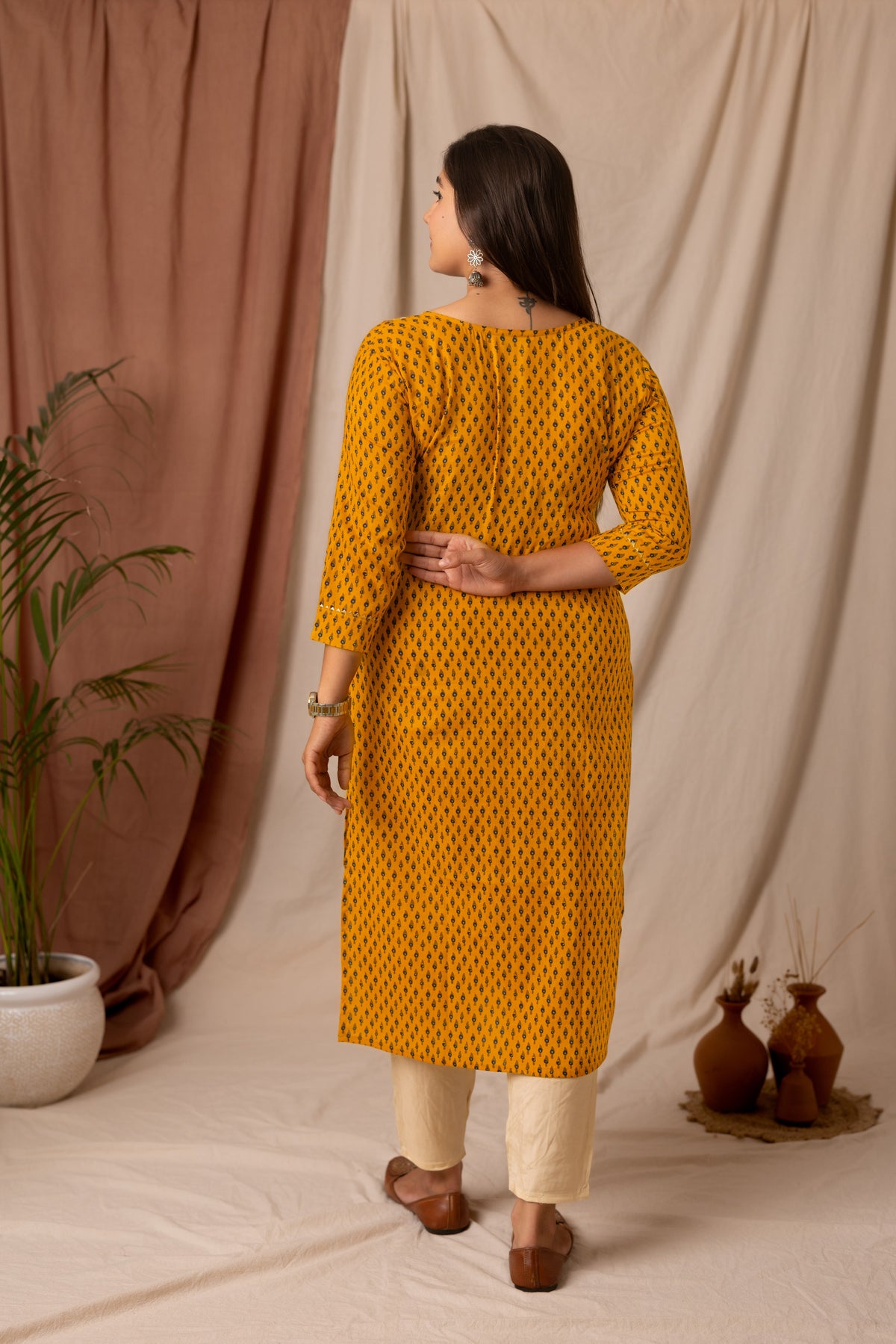 Amthi Women's Mustard Floral Printed Cotton Straight Kurta| Daily Wear Kurti